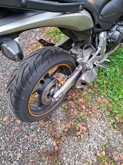 Honda CB600F - 4