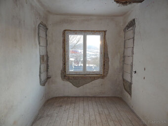 SPEKTRUM REALITY - Na Predaj 3 -izbový rodinný dom s pozemko - 4