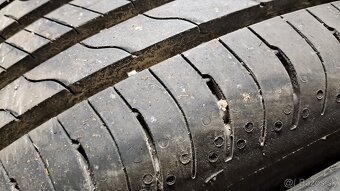 Predám 4ks skoro nové letné 205/60r16-92H Good Year - 4