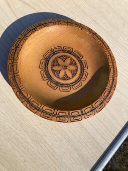 ručne vyrezávaná drevená misa - 4