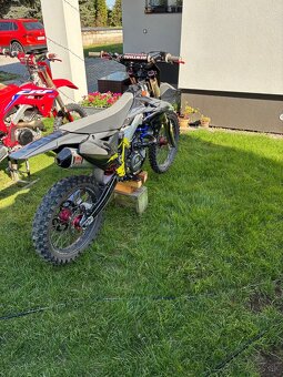 Suzuki RMZ 450 - 4
