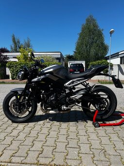 4/2024 Triumph Street Triple 765R - 4