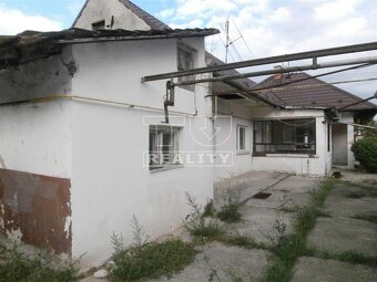 TUreality vám ponúka na predaj 4-izbový rodinný dom v... - 4