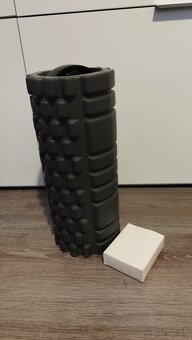 Masážny vibračný valec Gymbeam - 4