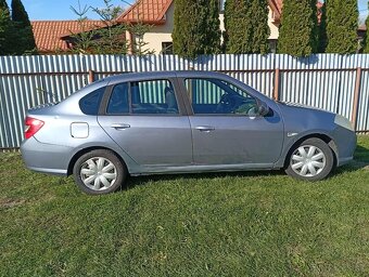 Predam auto Renault Thalia - 4