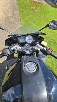 Yamaha YZF R125 2011 - 4