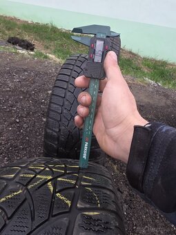 Originál Audi hliníkové disky +zimné pneu - 4