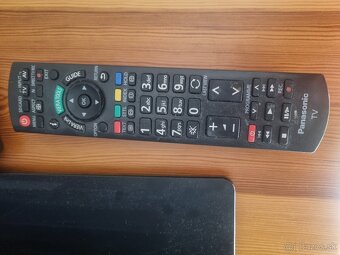 Panasonic TX L37U3E - 4