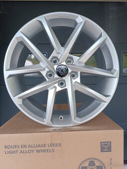 5x114.3 R18 Borbet - 4