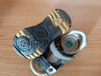 Kožené sandálky Lasocki, veľkosť 21 a 22 a tenisky - 4