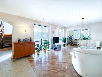 ZNÍŽENÁ CENA 6- IZBOVÝ RD S DVOJGARÁŽOU,VEĽKÝ POZEMOK 1,65ha - 4