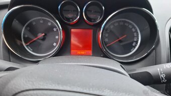 Opel astra sport tourer J kombi turbo - 4