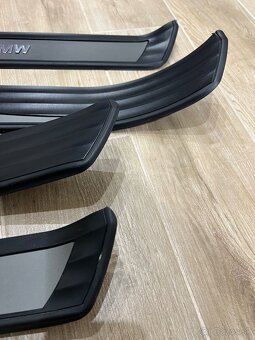 Vnútorné prahové lišty BMW E60/E61 - 4