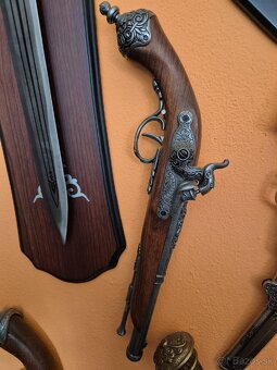 Repliky kresadlovych pištolí - 4