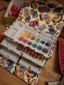 Darujem krabicu hračiek - 4