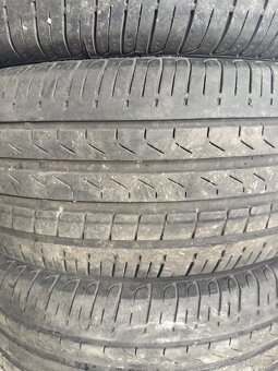 235/50 R19 - 4
