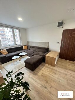 Novozrekonštruovaný zariadený 3 izbový byt v centre Komárna - 4