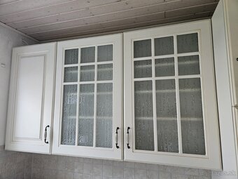 Moderná kuchynská linka so spotrebičmi - 4