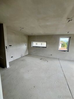 Moderný rodinný dom pod lesom Nitrianske Hrnčiarovce - 4