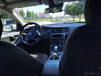 Predám Volvo s60 309000km nova sada zimnych  pneu - 4