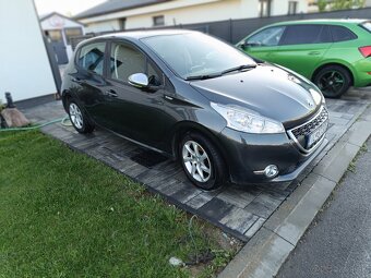Peugeot 208 1.2 - 4