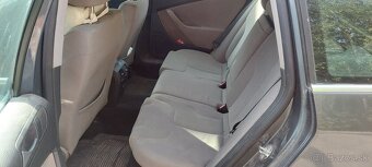 Predám VW passat B6 buchnuty plne pojazdne - 4