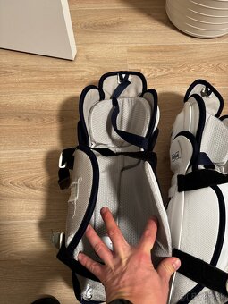 Hokejové chrániče holení - senior  41, 16” - 4