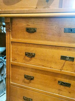 Masívne komody - vyrezávané - 4