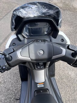 YAMAHA NMAX 125 - 4