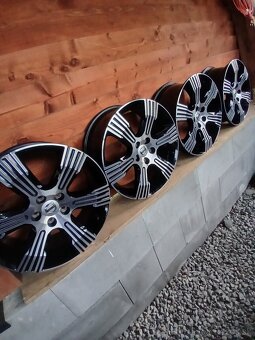 5x108 r18 volvo - 4