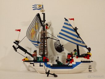 LEGO Pirates 6280 Armada Flagship - 4