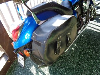 Kawasaki Vulcan VN 900 - 4