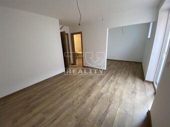 Moderný a priestraný 4-izbový dom (114 m2) na pozemku... - 4