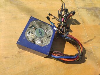 Počítačový zdroj epsilon 80plus 700W - 4
