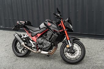 Prenájom Honda CB750R Hornet - 4