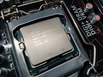 I7 3770k - 16GBDdr3 - ASUS p8z77-v lx - 4