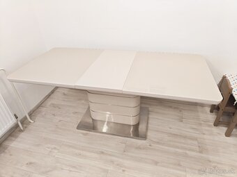 Jedálenský stôl - 4