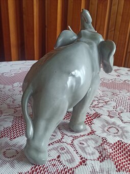 Slon - royal dux - 4