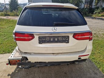 Mercedes-Benz Combi E220d 2017 AMG Line - 4