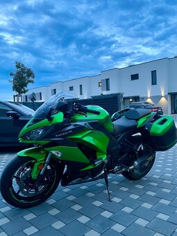 Kawasaki Z1000SX - 4