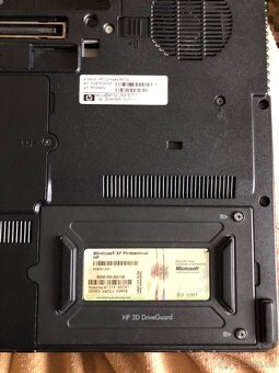 Predám za 10e polofunkčný notebook HP compaq 6910p - 4