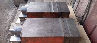 velke strojne zveraky 250mm - 4