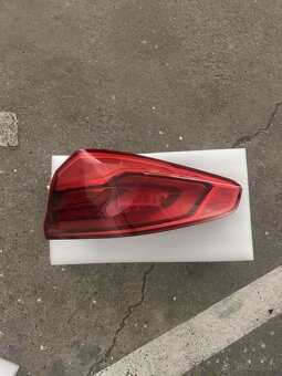 Predám zadné svetlá z BMW G30 - 4