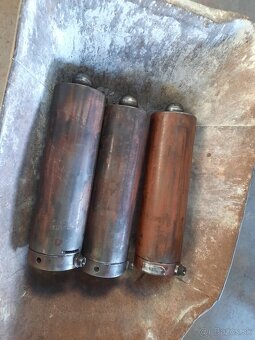 Hydraulické piesty  vlecka príves - 4