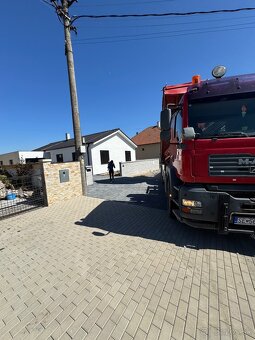 Autodoprava s hydraulickou rukou. - 4