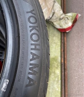 Yokohama 285/40 R21 letné - 4
