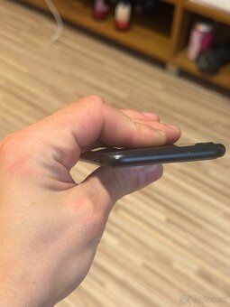 Iphone SE 2022,3 generácia - 4