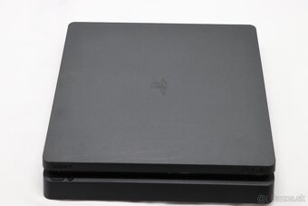 PS4 Slim 500GB + ovládač + káble - 4