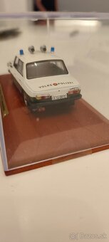 Model 1 :43 - 4