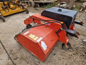 Zametacia kefa na traktor bager - 4